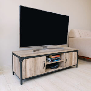 Rack de madera y metal